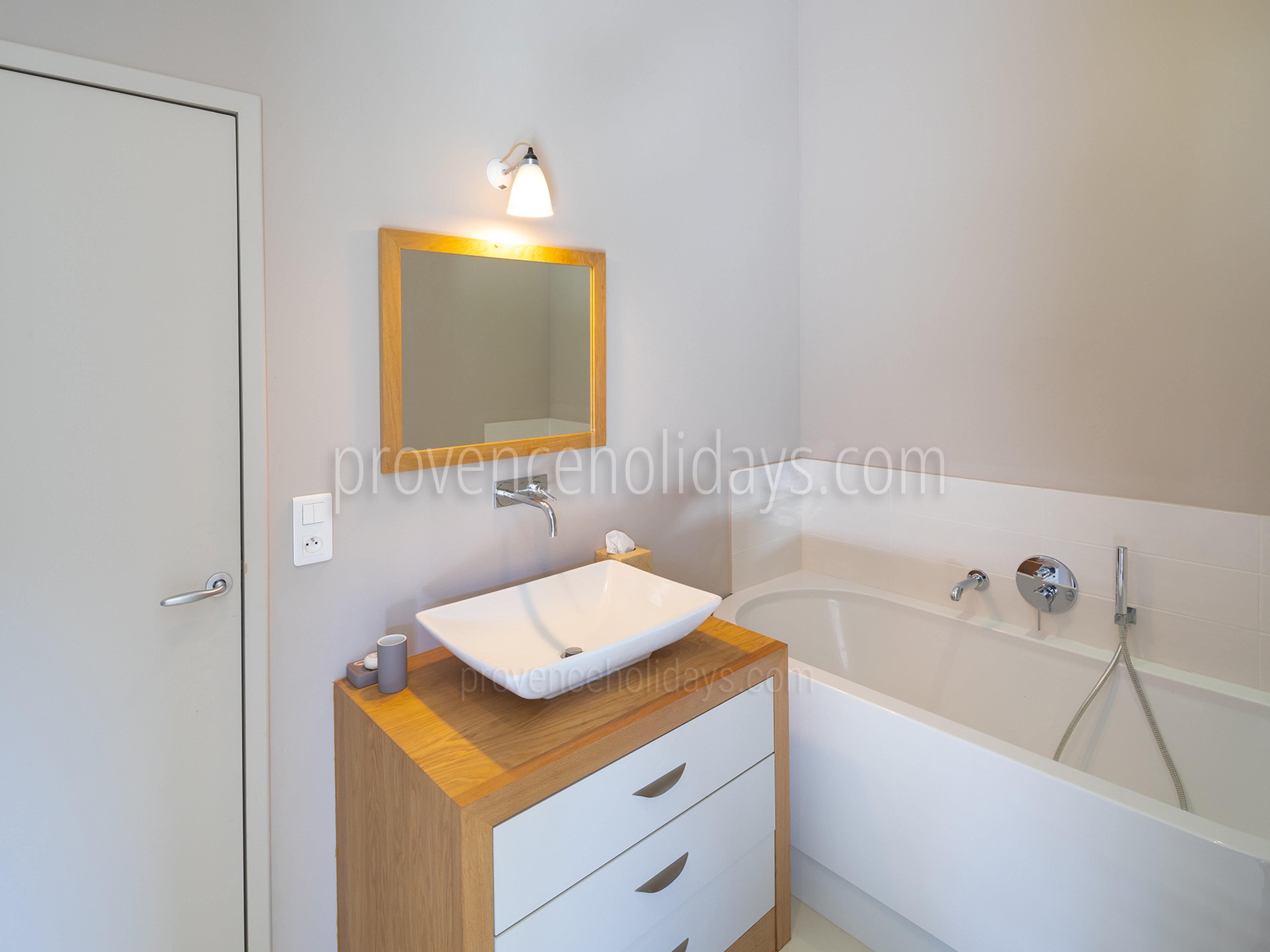 60 - Mas des Alpilles: Villa: Bathroom