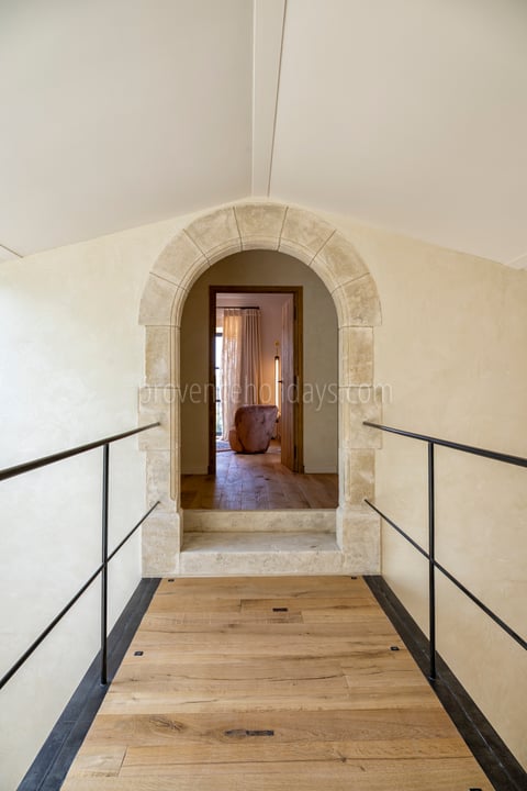 150 - Le Loup des Alpilles: Villa: Interior