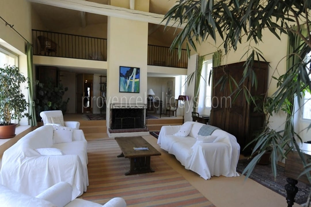 37 - Mas Lambesc: Villa: Interior