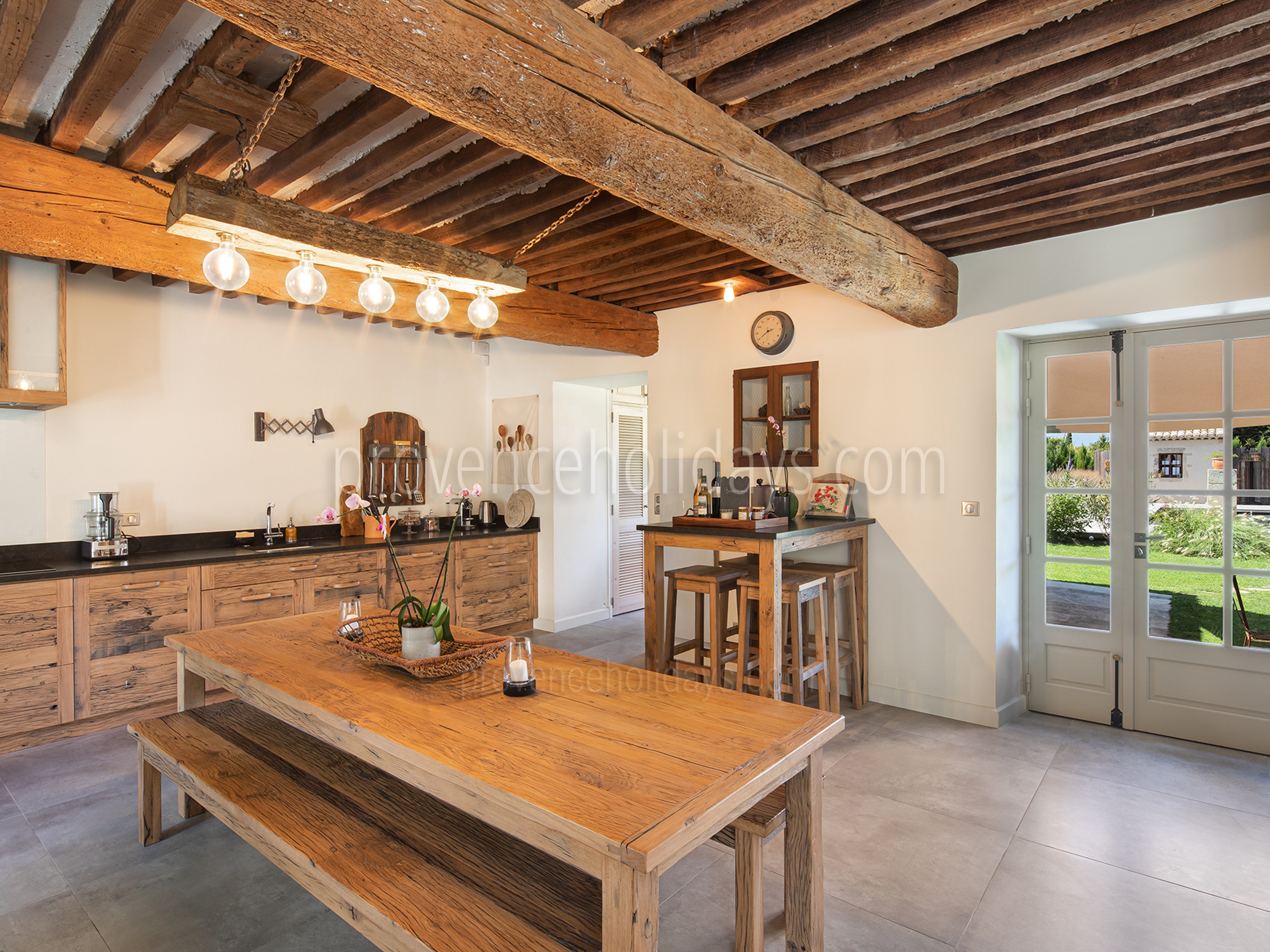 23 - Mas Robion: Villa: Interior