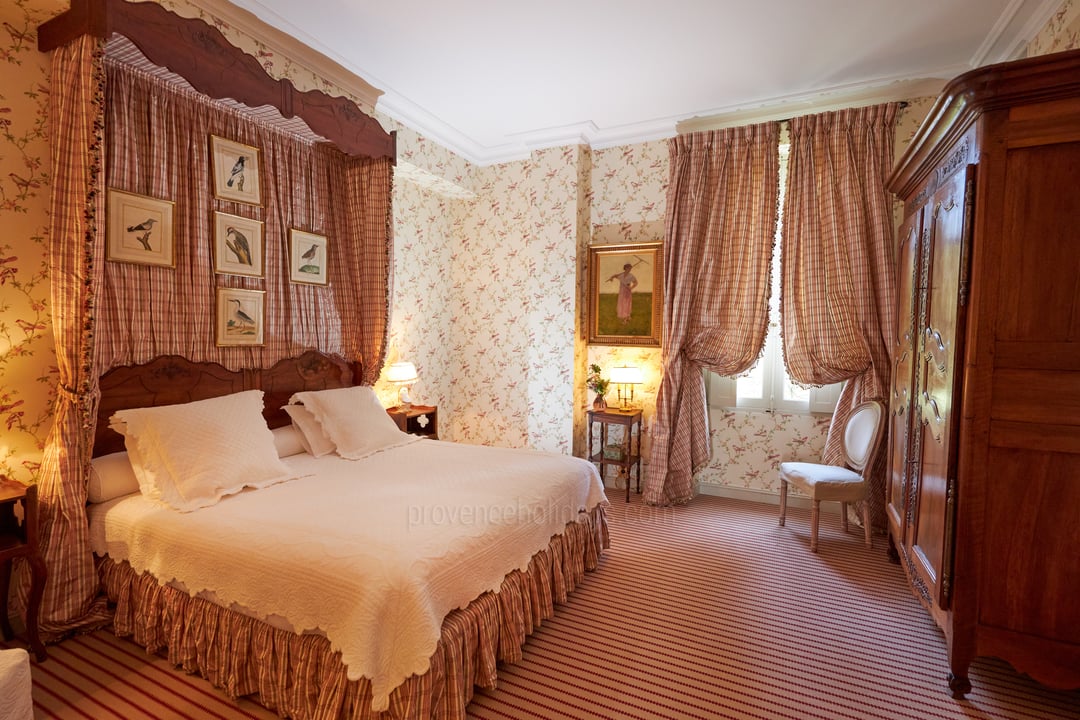 12 - Le Château: Villa: Bedroom
