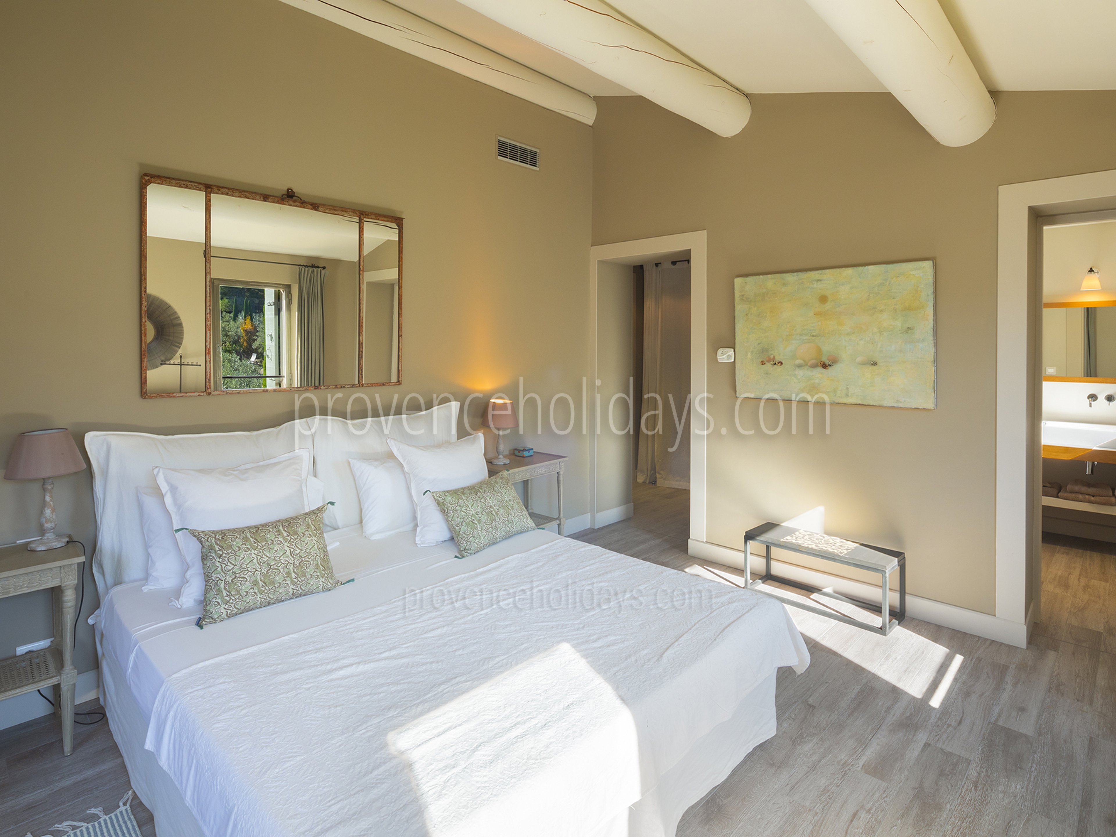 56 - Mas des Alpilles: Villa: Bedroom