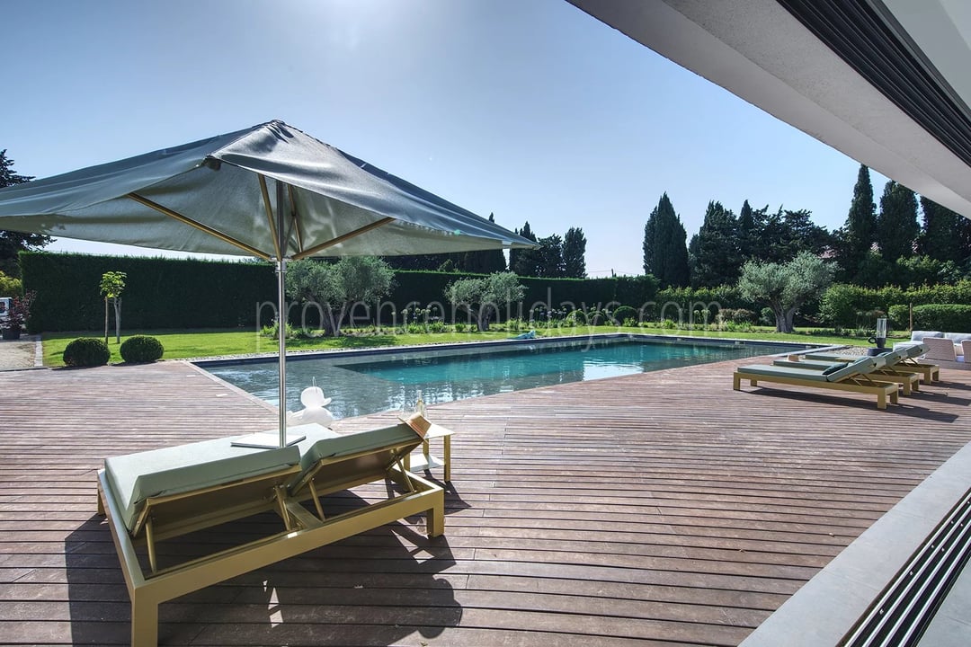 49 - House with pool house in Eyguières: Villa: Pool