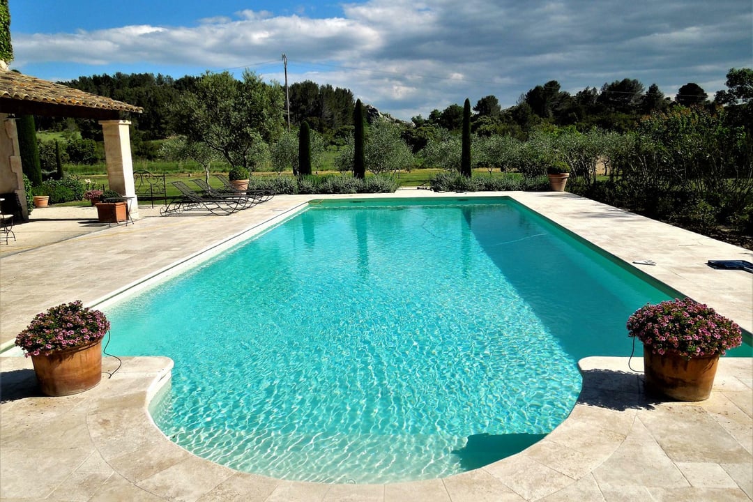 Maison Paradou: piscine de 15m x 6m, toujours au soleil