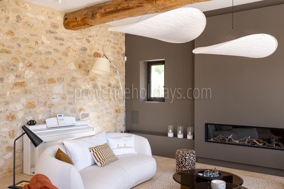 131 - Le Loup des Alpilles: Villa: Interior