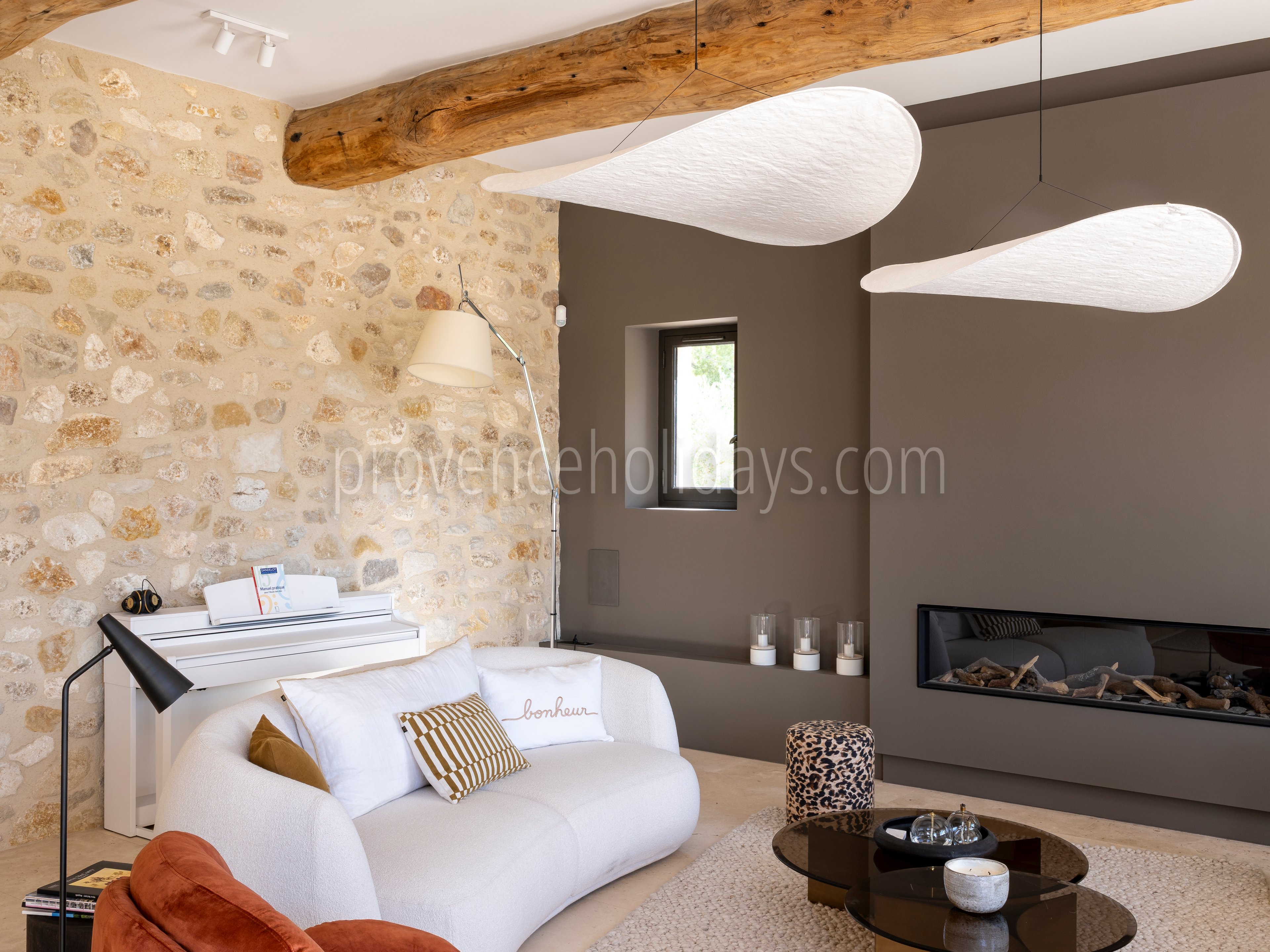 131 - Le Loup des Alpilles: Villa: Interior