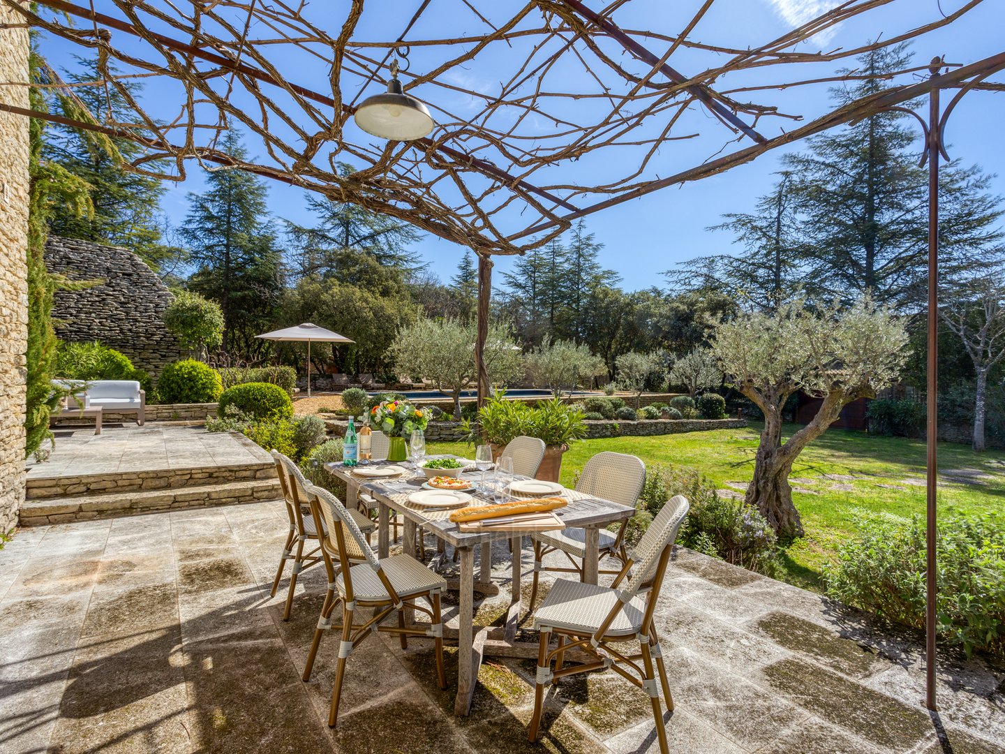 16 - Le Mas de l\'Ouest: Villa: Exterior