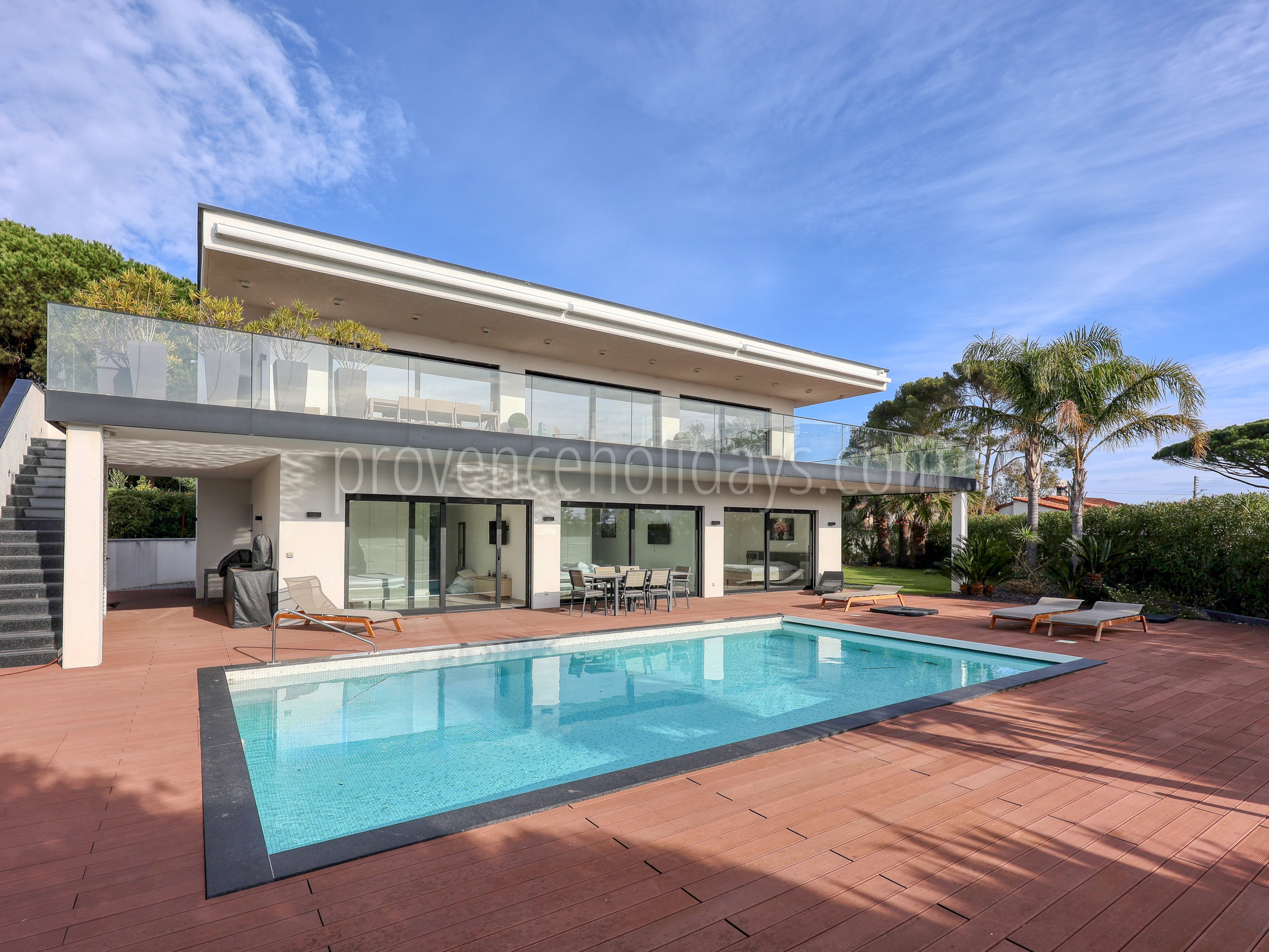 -2 - Villa Sea Pearl: Villa: Exterior