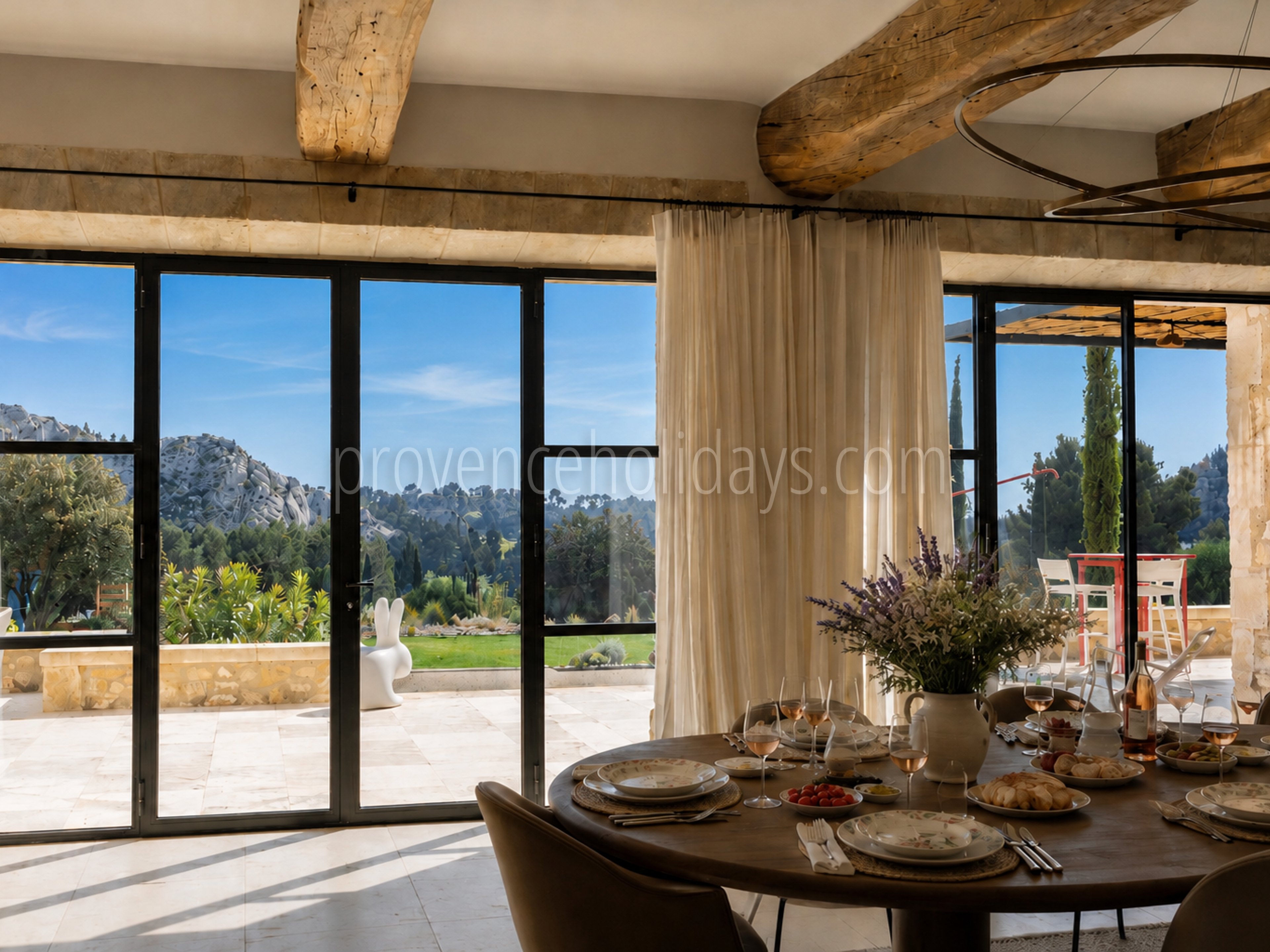 79 - Le Loup des Alpilles: Villa: Interior