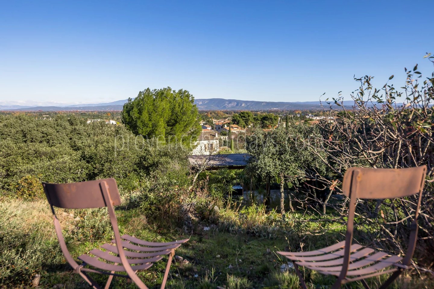 13 - Stone bastide in Cavaillon: Villa: Exterior