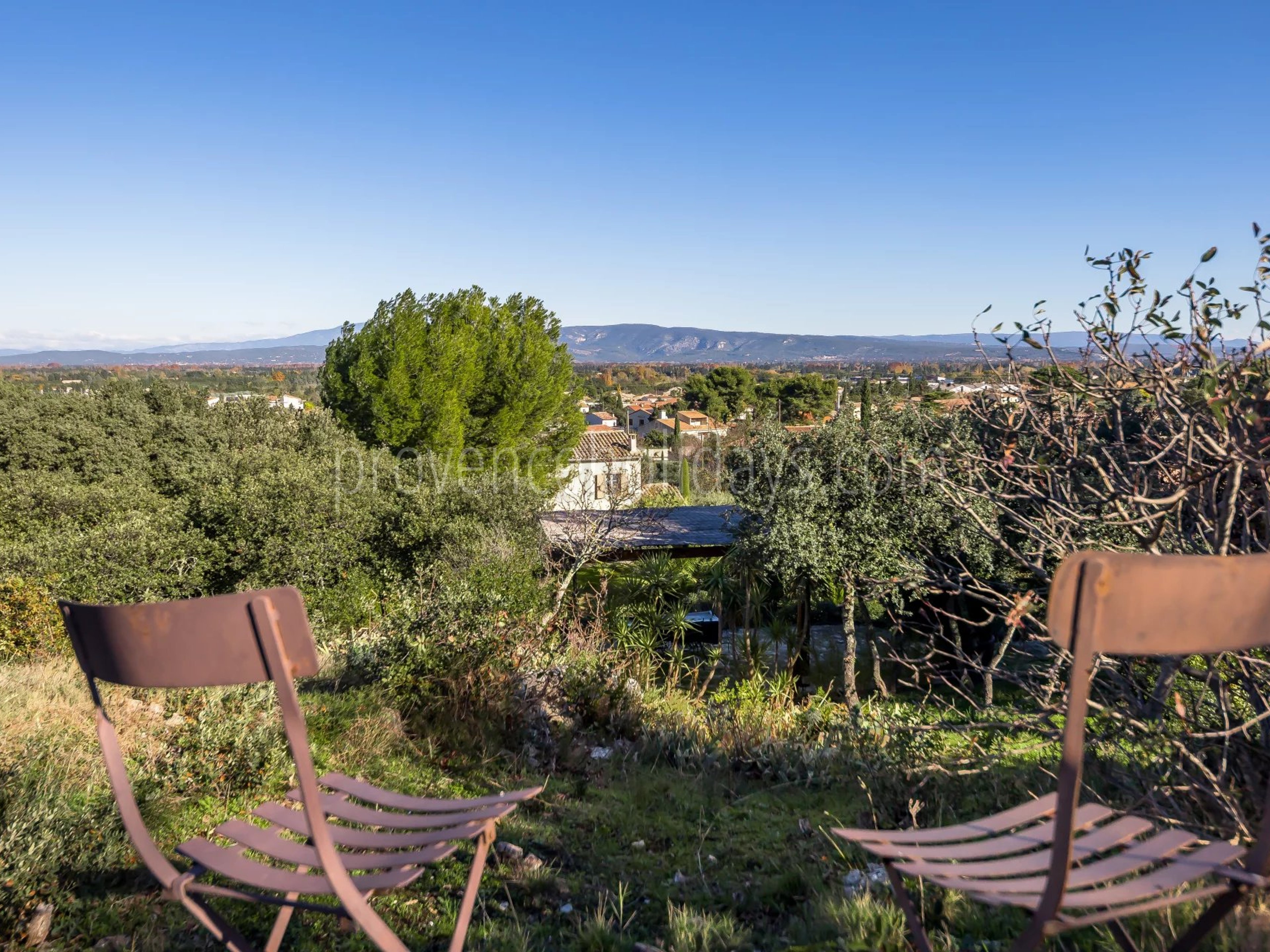 13 - Stone bastide in Cavaillon: Villa: Exterior