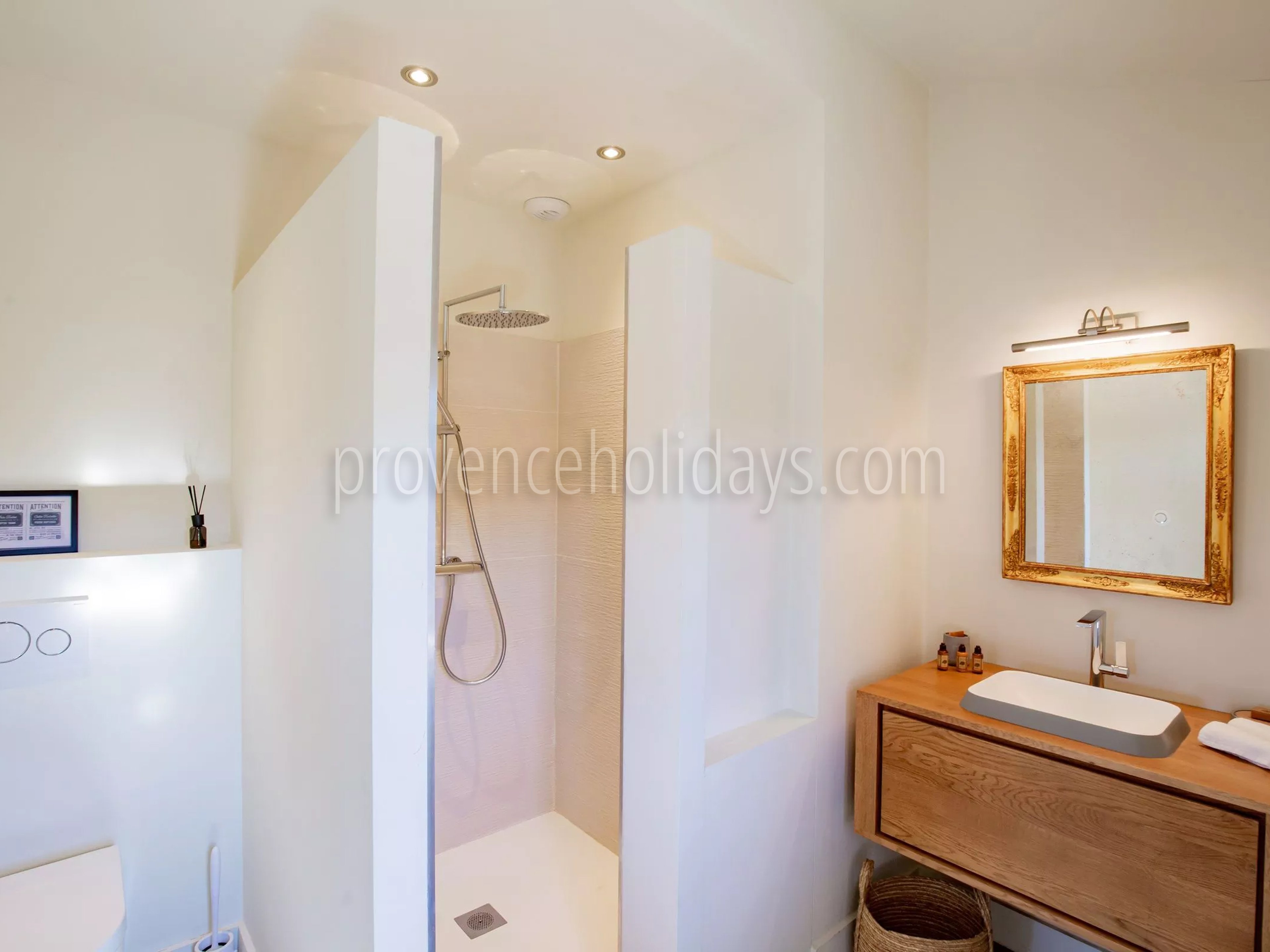 27 - Le Domaine de L\'Or Vert: Villa: Bathroom