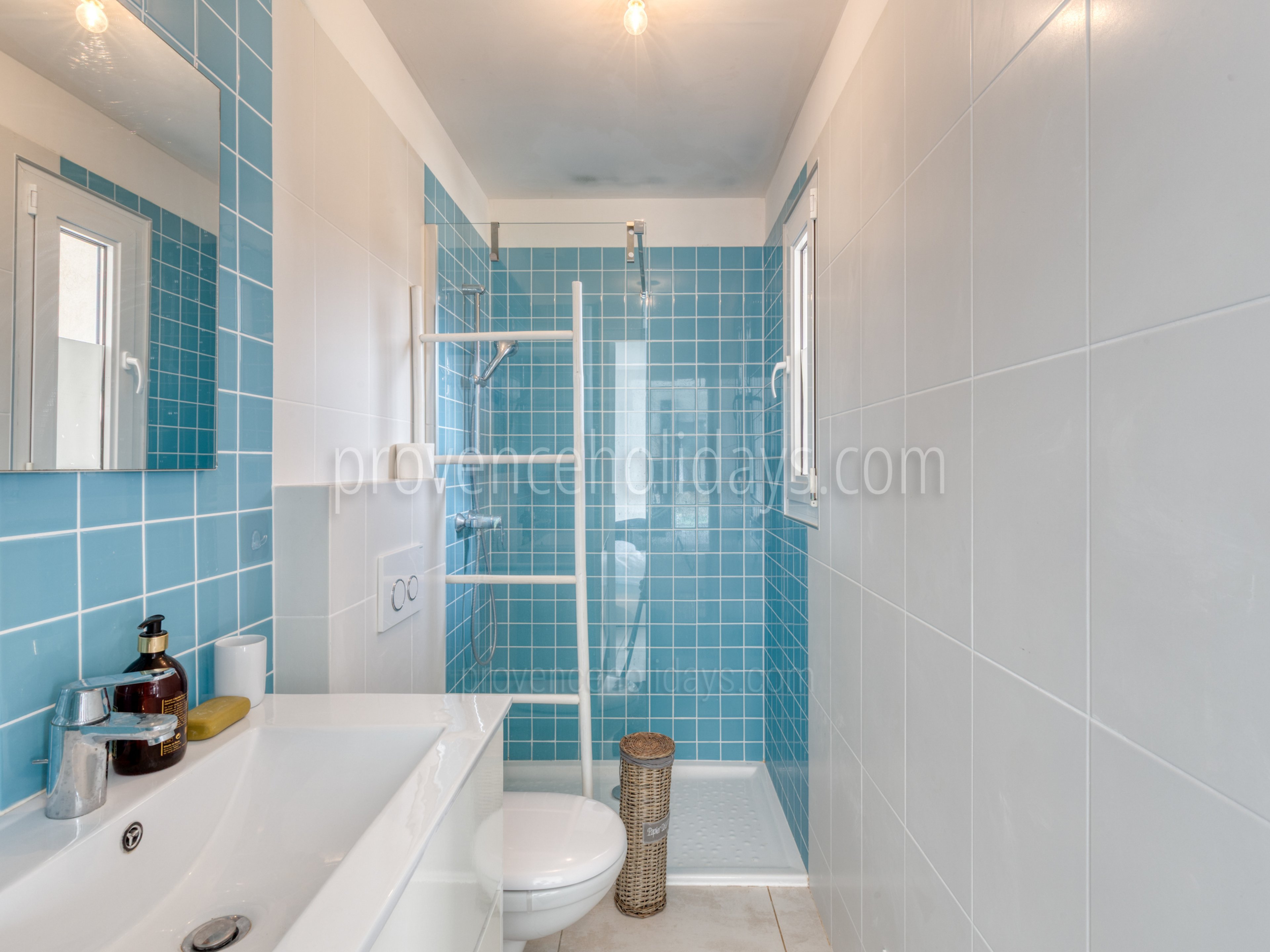 25 - Villa Elegance de Gigaro: Villa: Bathroom
