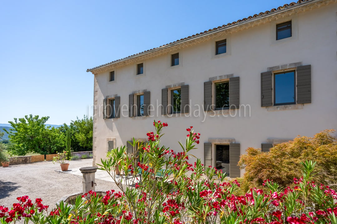 96 - La Bastide des Sources: Villa: Exterior