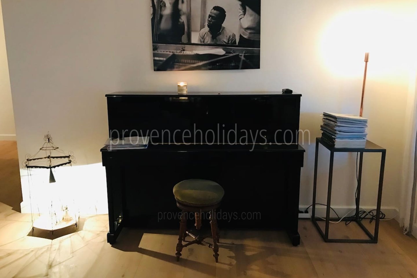 26 - Mas des Cyprès: Villa: Interior