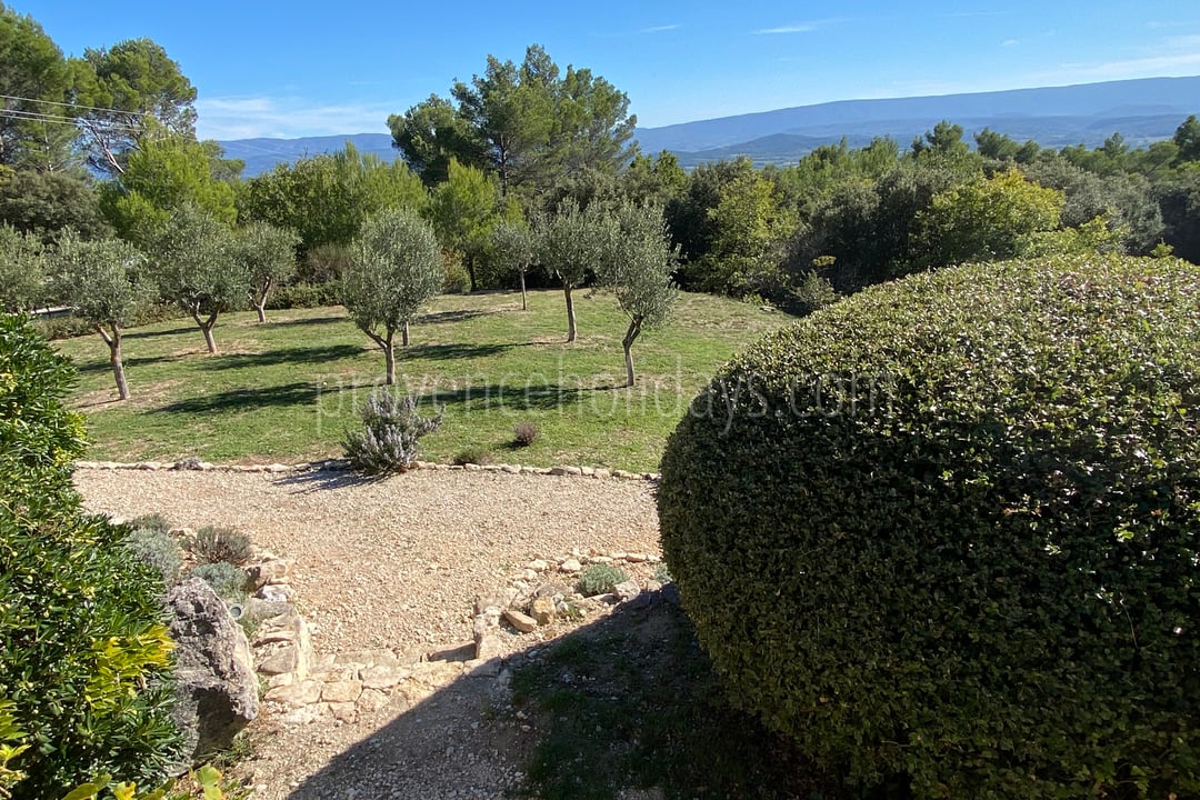 81 - Mas des Collines du Luberon: Villa: Exterior