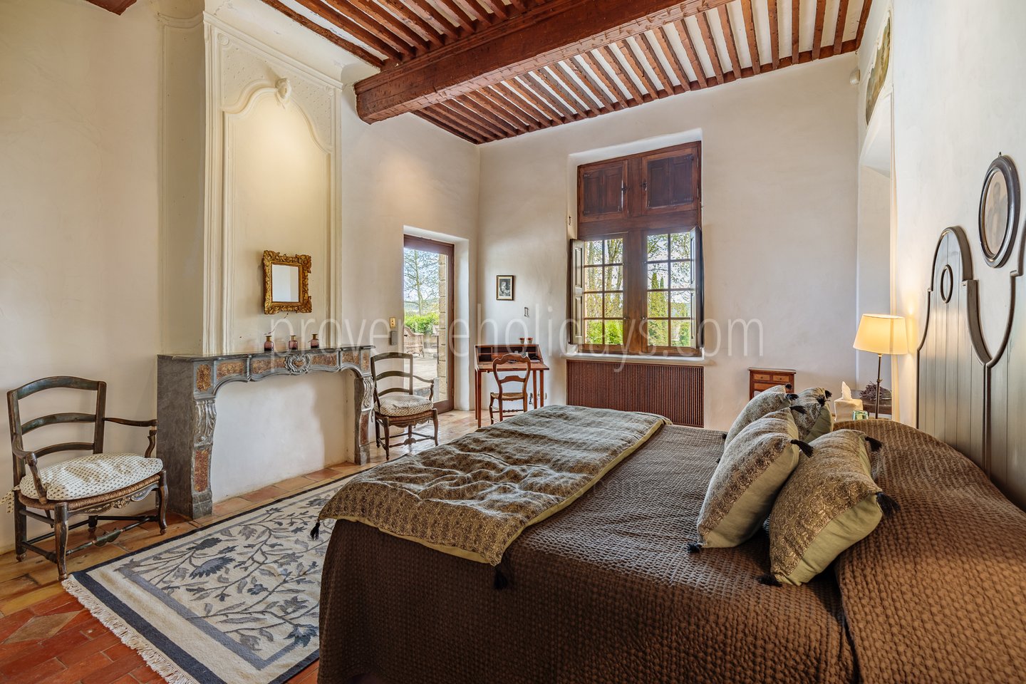 79 - Château de Luberon: Villa: Interior
