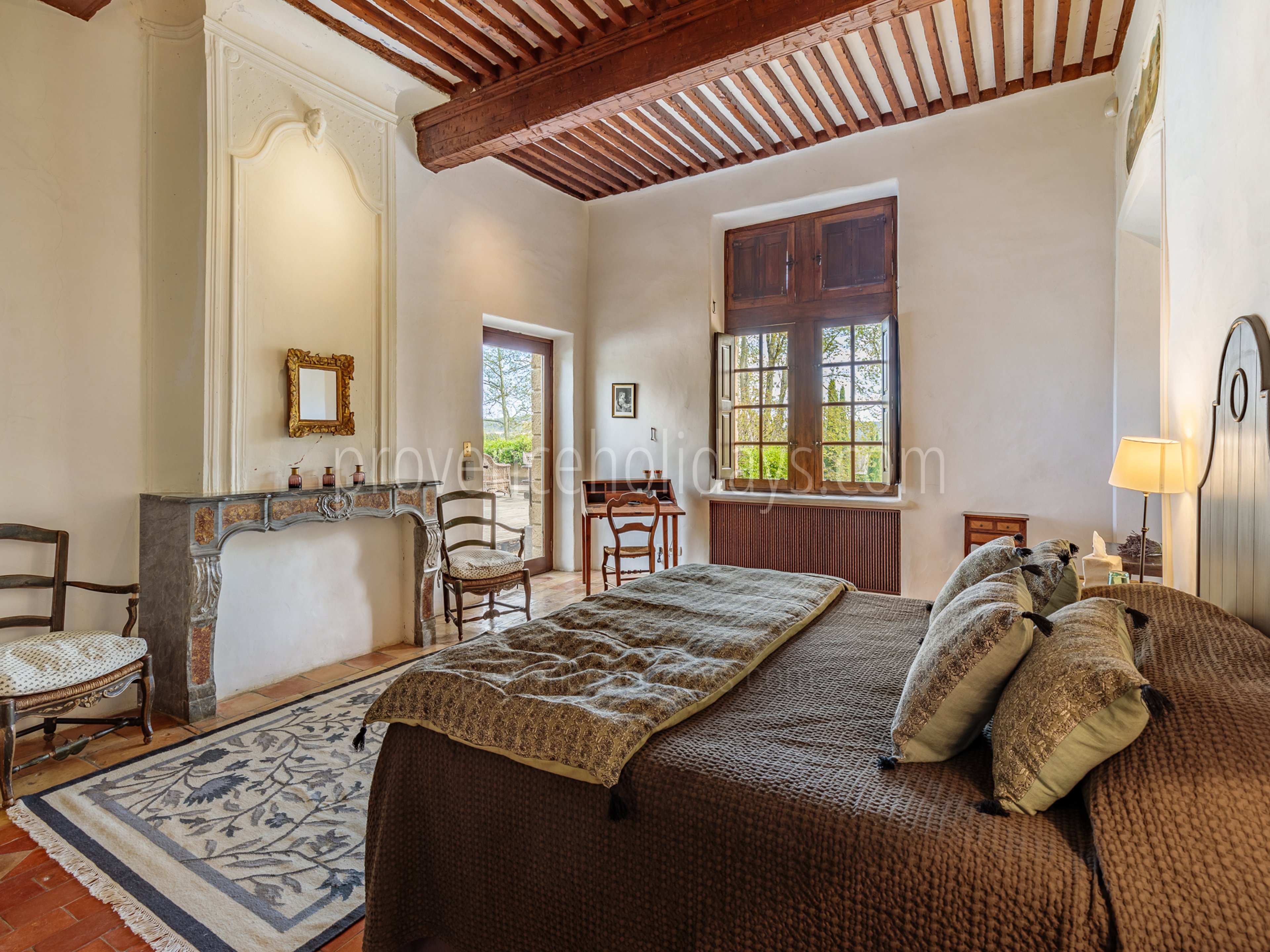 79 - Château de Luberon: Villa: Interior