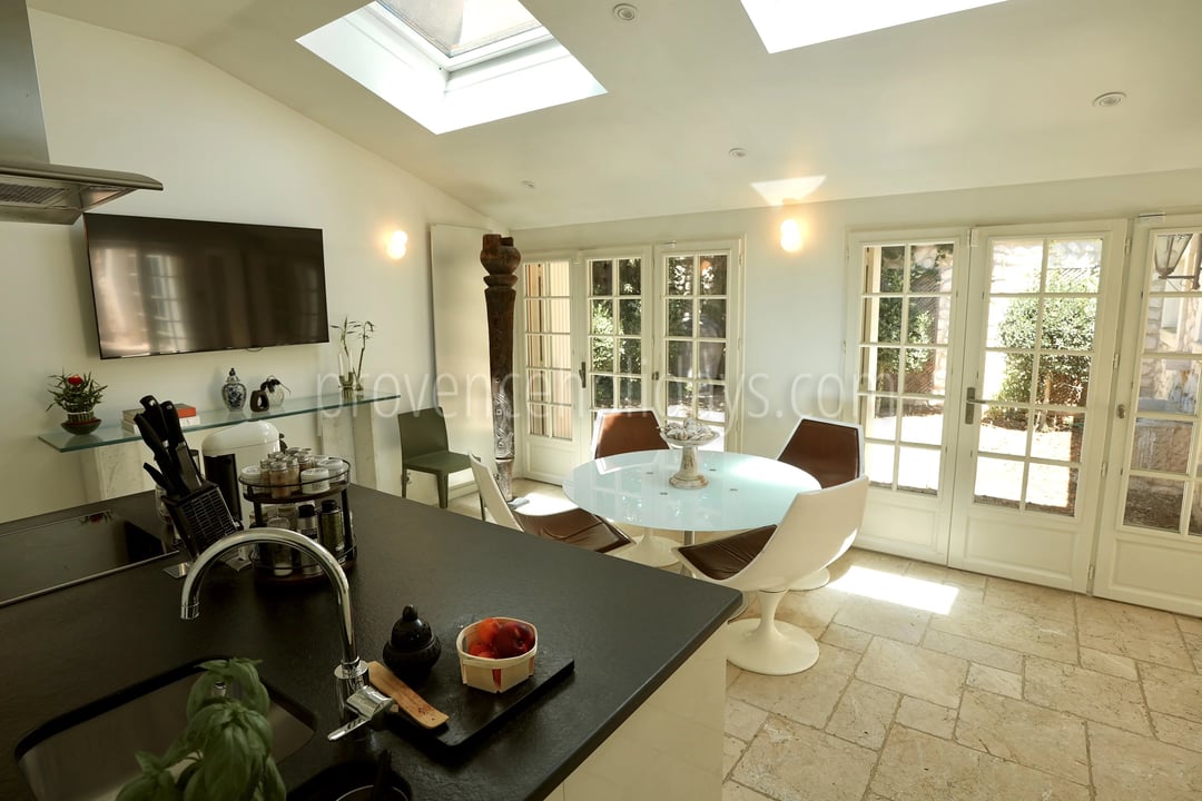 16 - Stone estate in Eygalières: Villa: Interior