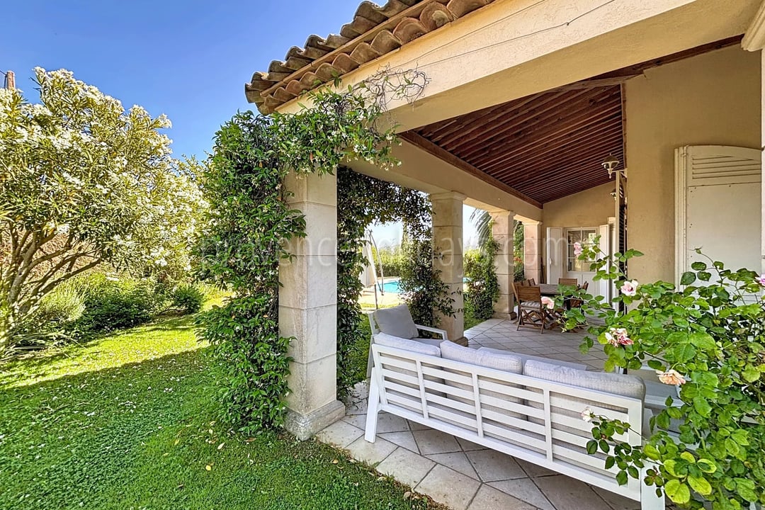 12 - Provenzalische Villa in Grimaud: Villa: Exterior