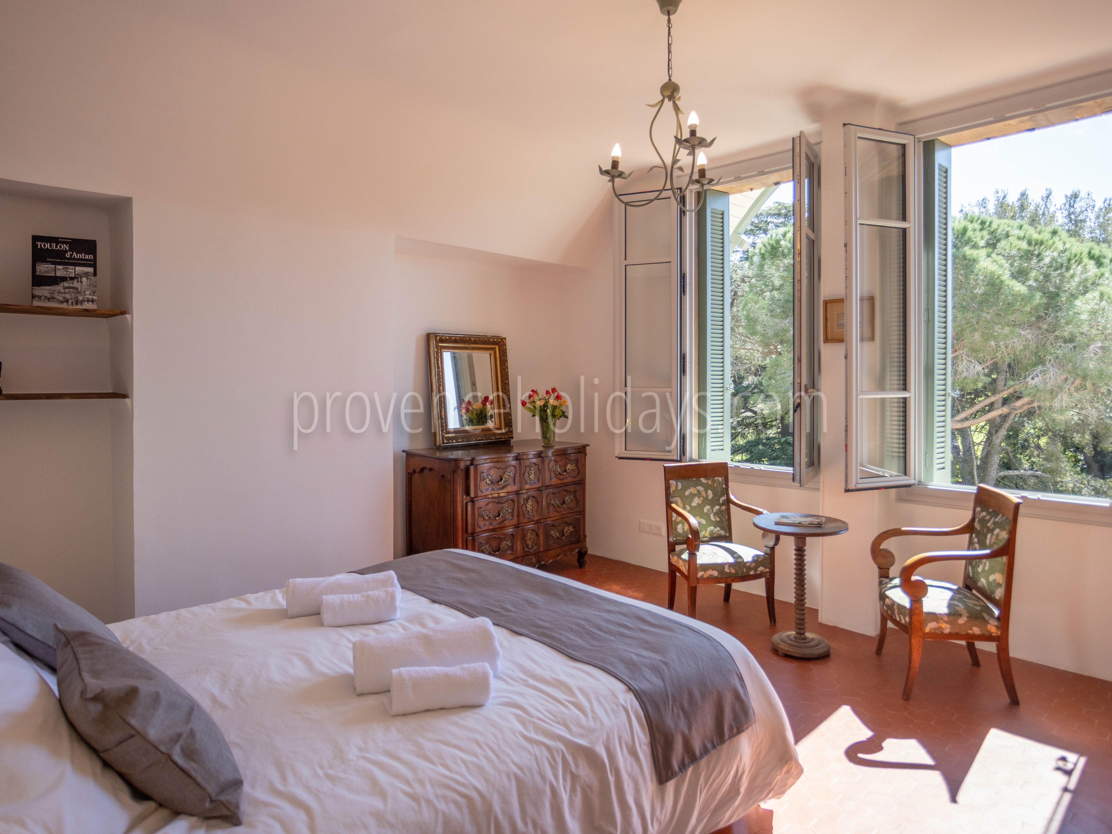 11 - Domaine Ora: Villa: Bedroom