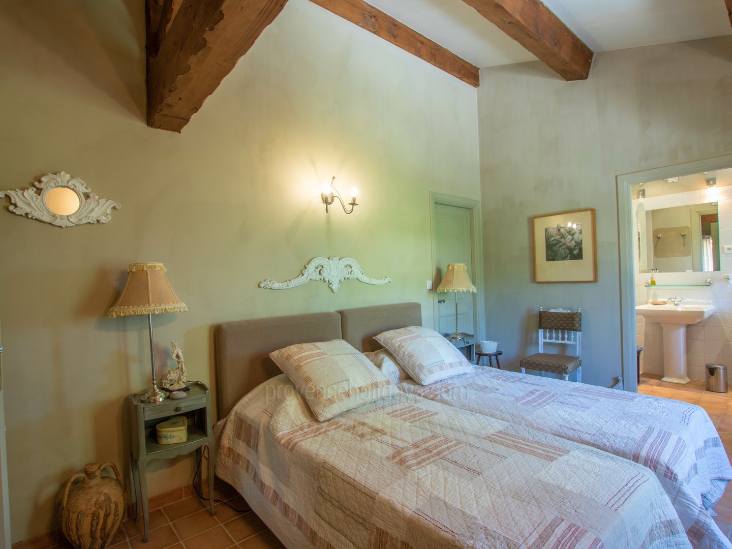 64 - Château des Templiers: Villa: Bedroom