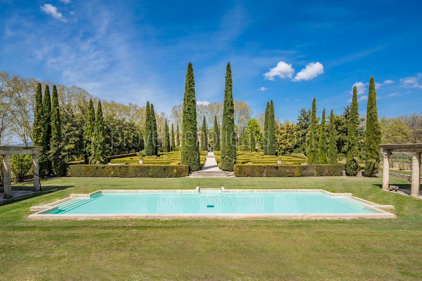 8 - Château de Luberon: Villa: Pool
