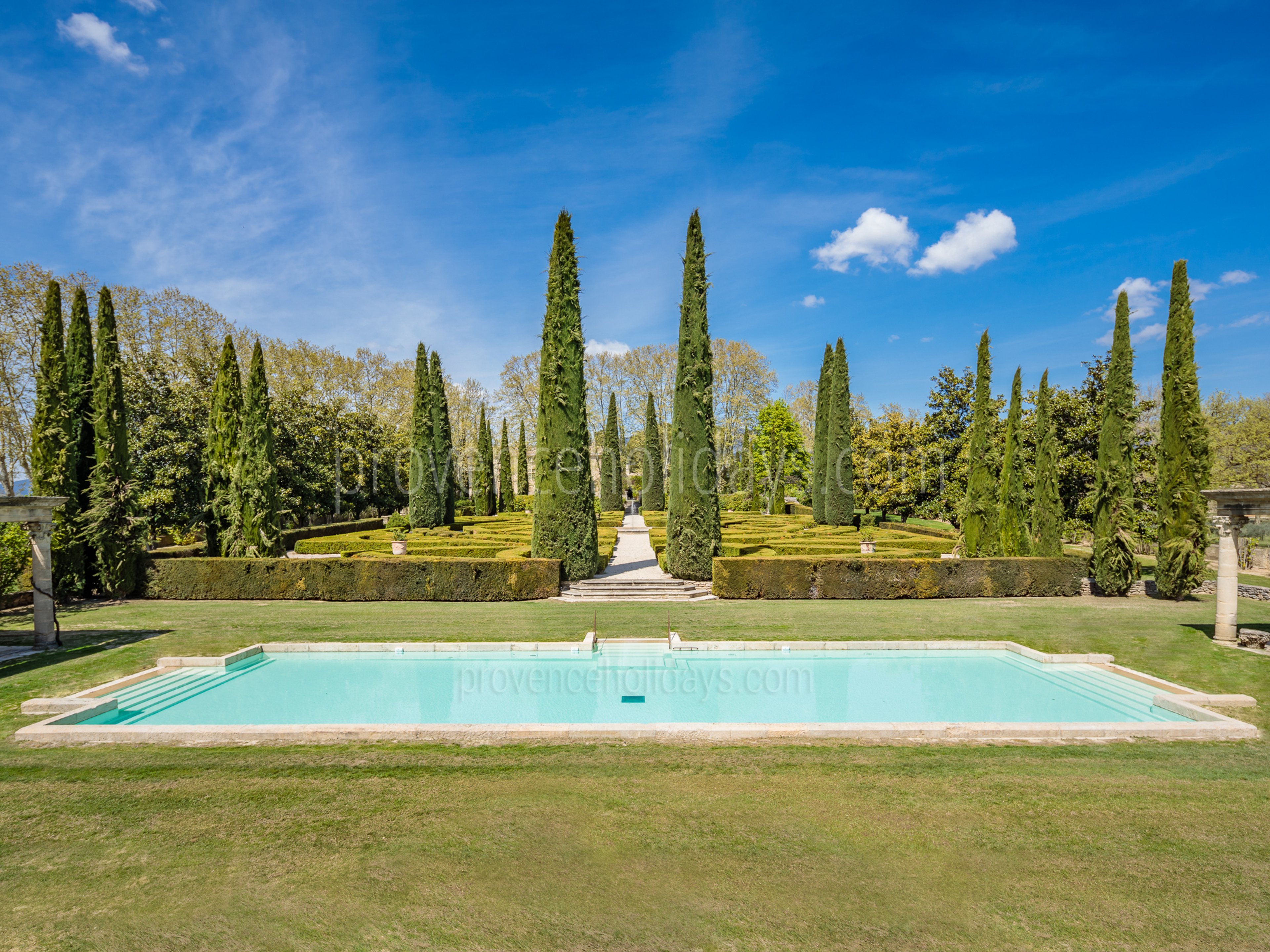 8 - Château de Luberon: Villa: Pool