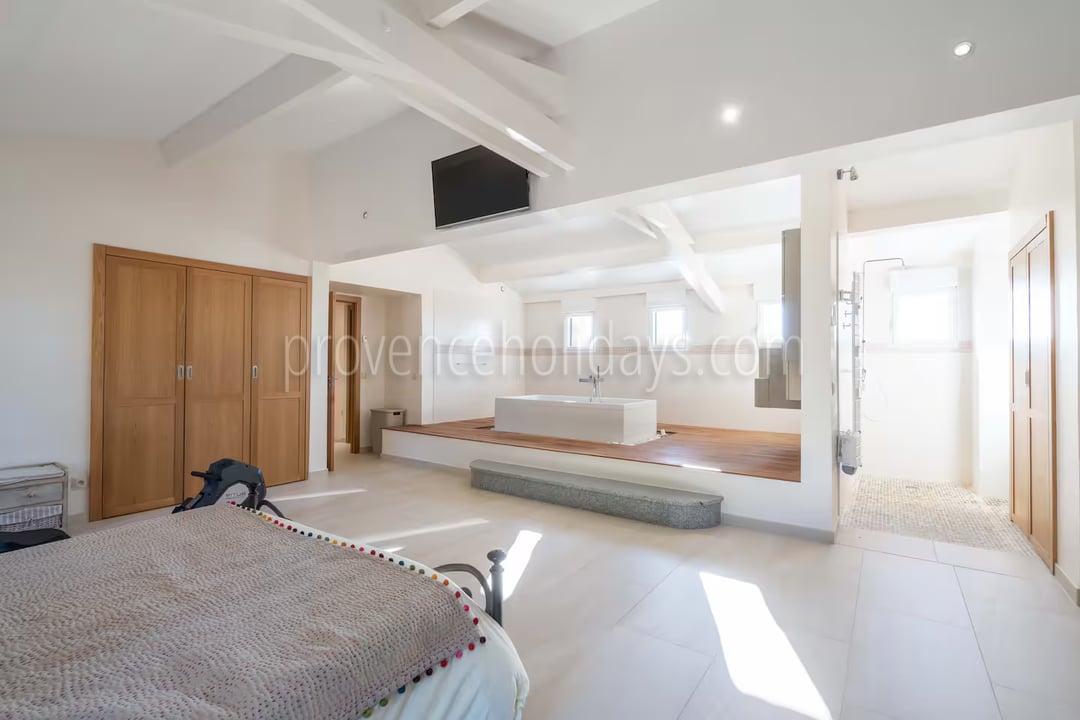 17 - Mas de l\'Eolienne: Villa: Bedroom