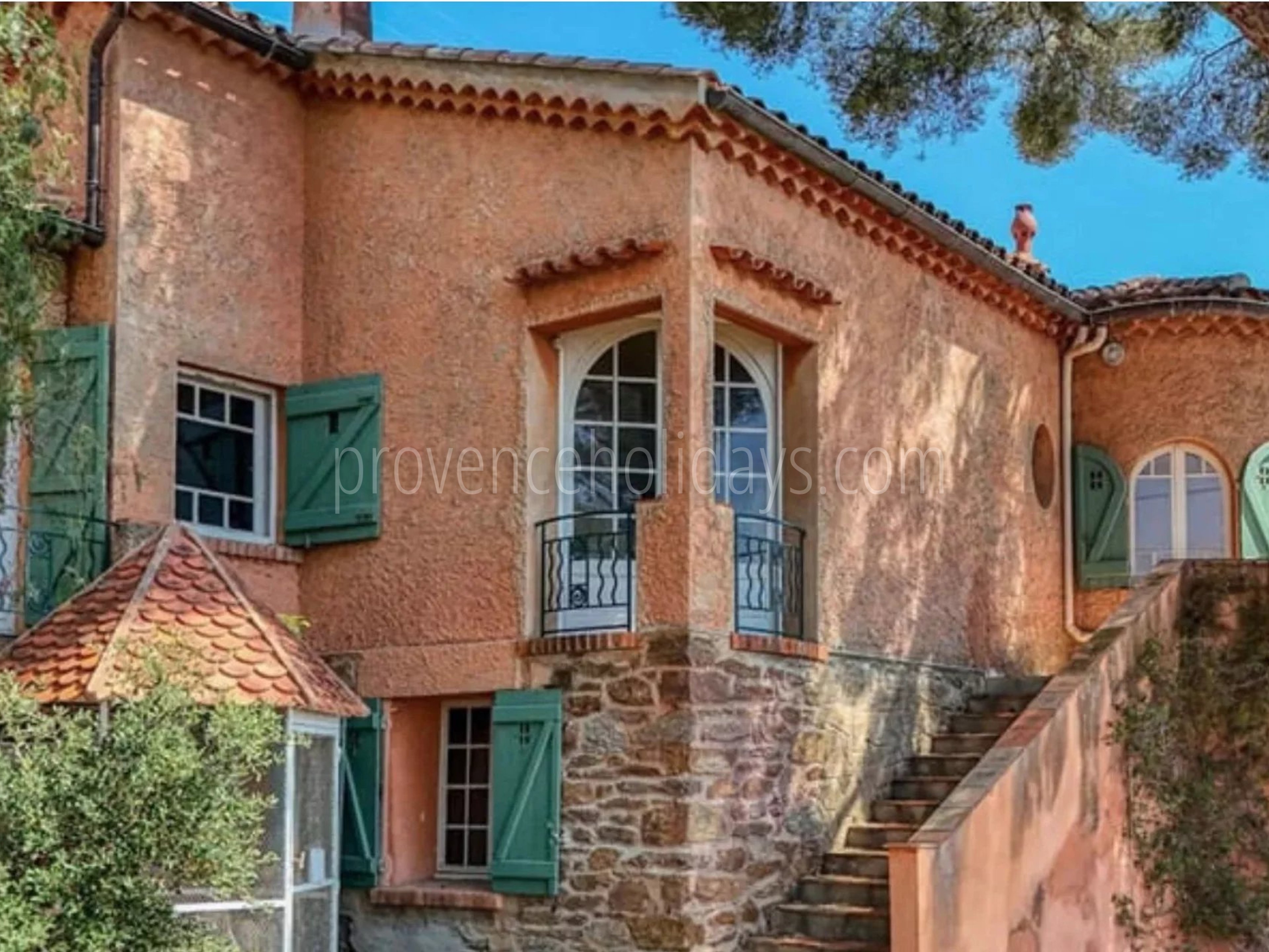 19 - Villa to renovate in Lavandou: Villa: Exterior