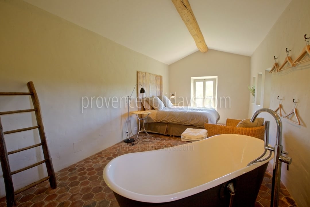 56 - Mas des Lavandes: Villa: Bedroom