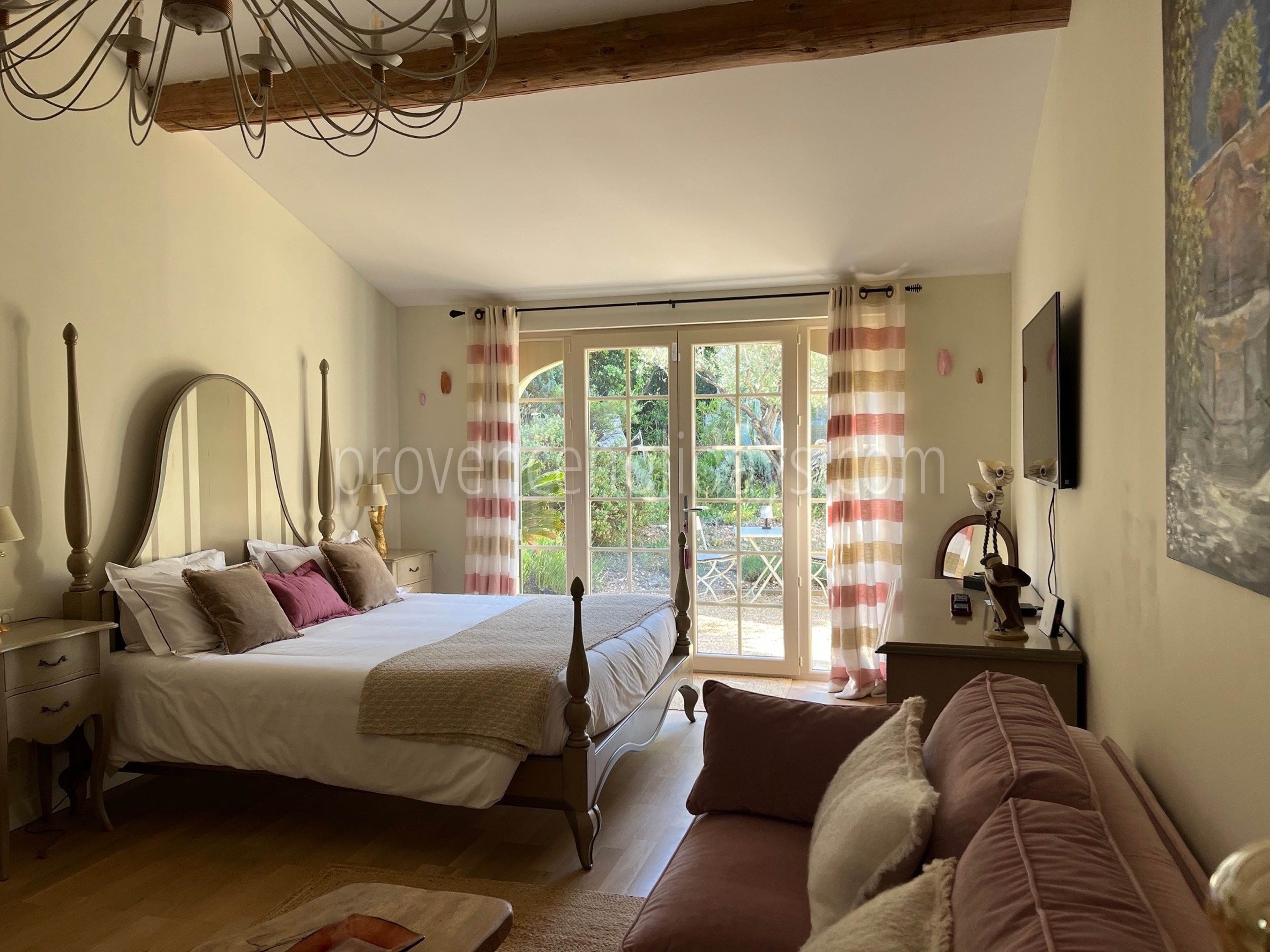 39 - Le Mas de la Cabro: Villa: Bedroom