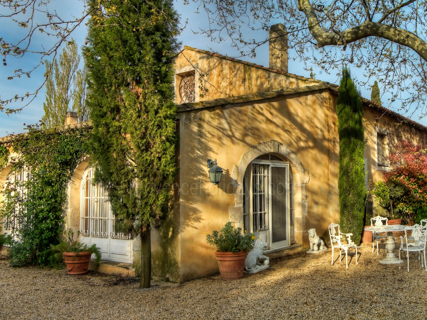 31 - Domaine de Mouriès: Villa: Exterior