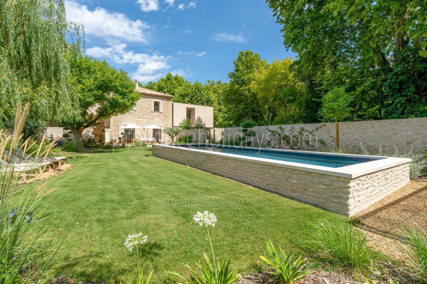 14 - Domaine de la Sorgue: Villa: Exterior