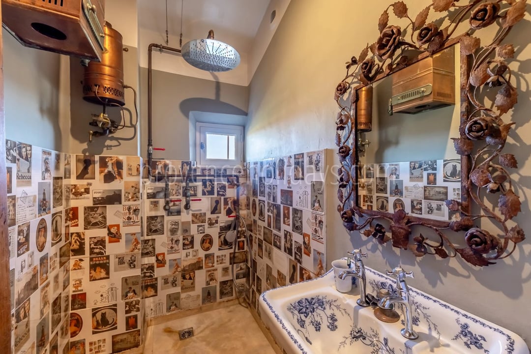 21 - Stone bastide in Cavaillon: Villa: Interior