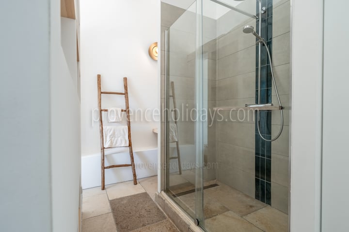 34 - Les Vignes du Luberon: Villa: Bathroom