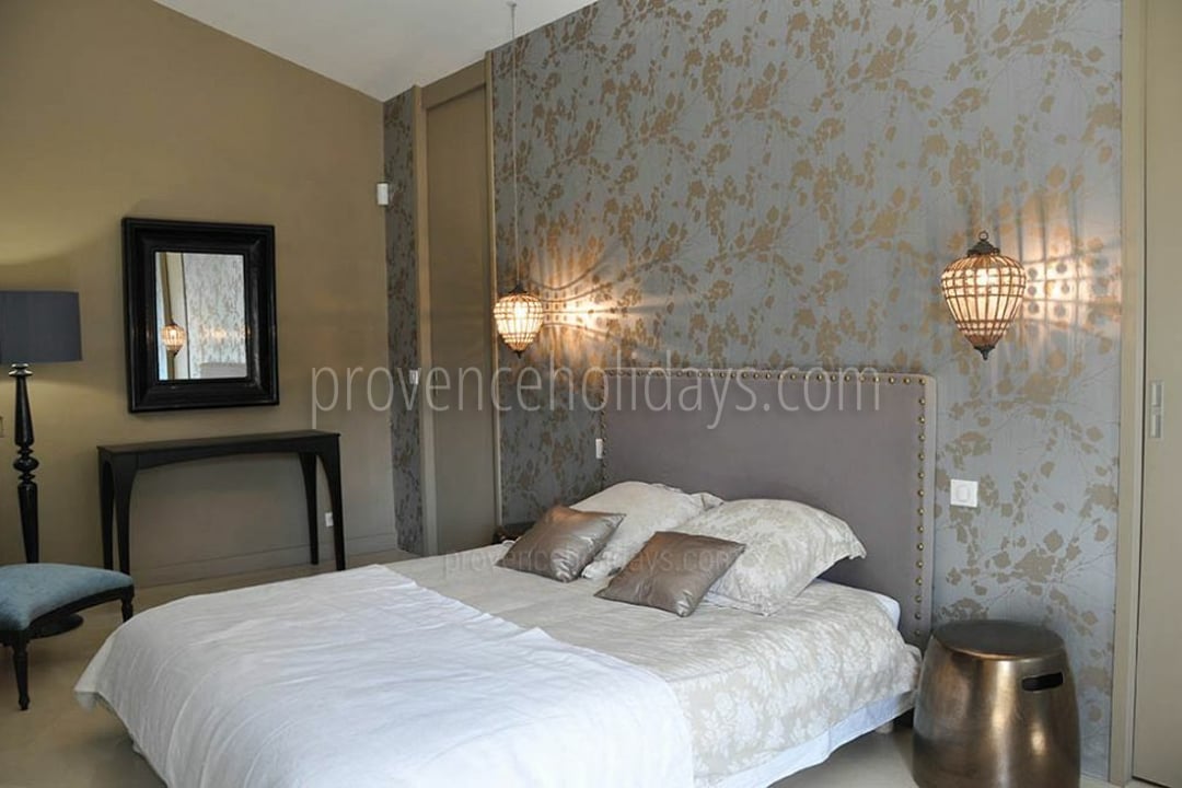 11 - Le Mas aux Gargouilles: Villa: Bedroom