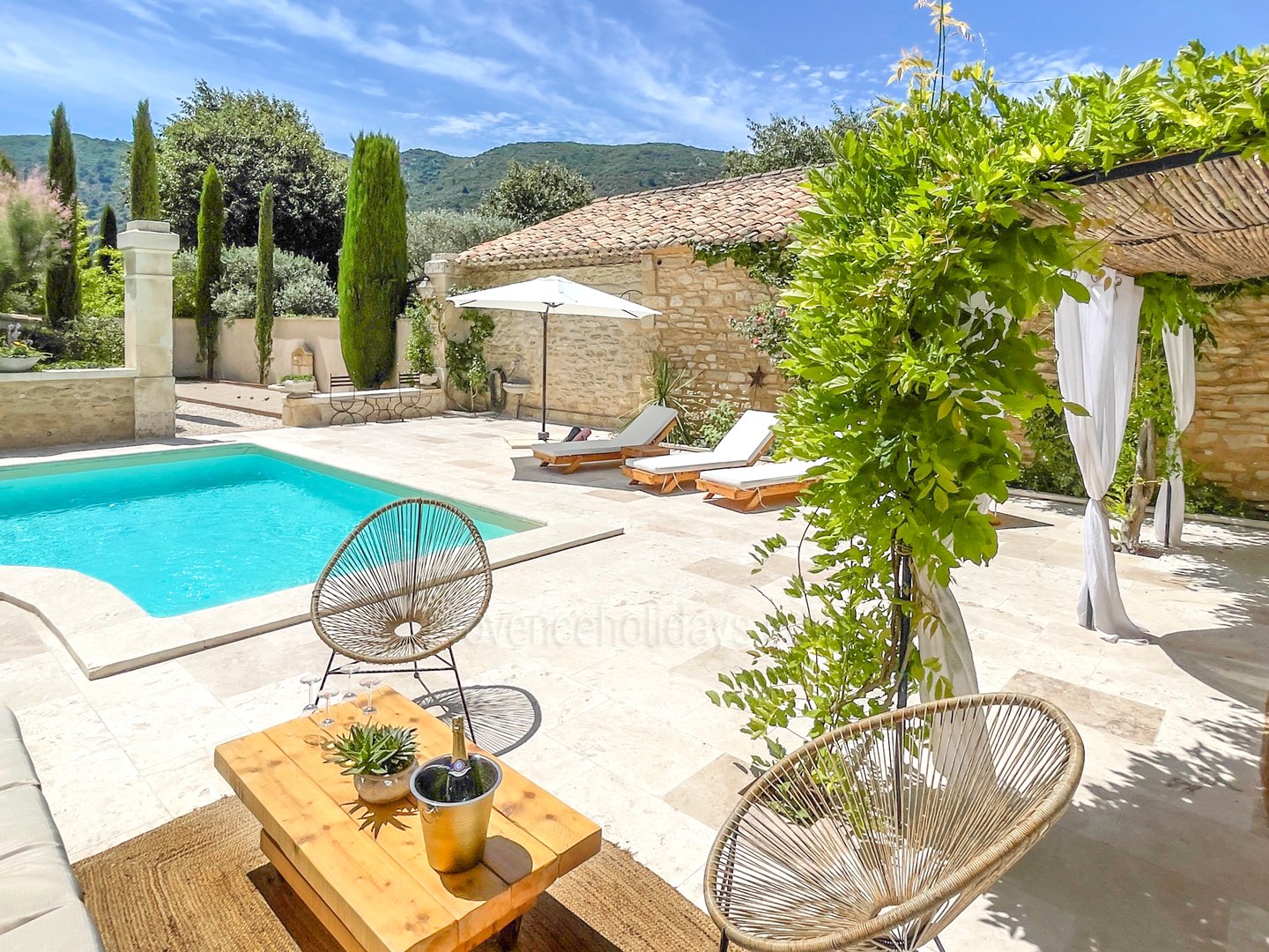 4 - Le Mas Chopin: Villa: Exterior
