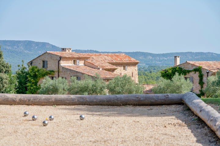 17 - Domaine de la Sainte Victoire: Villa: Exterior