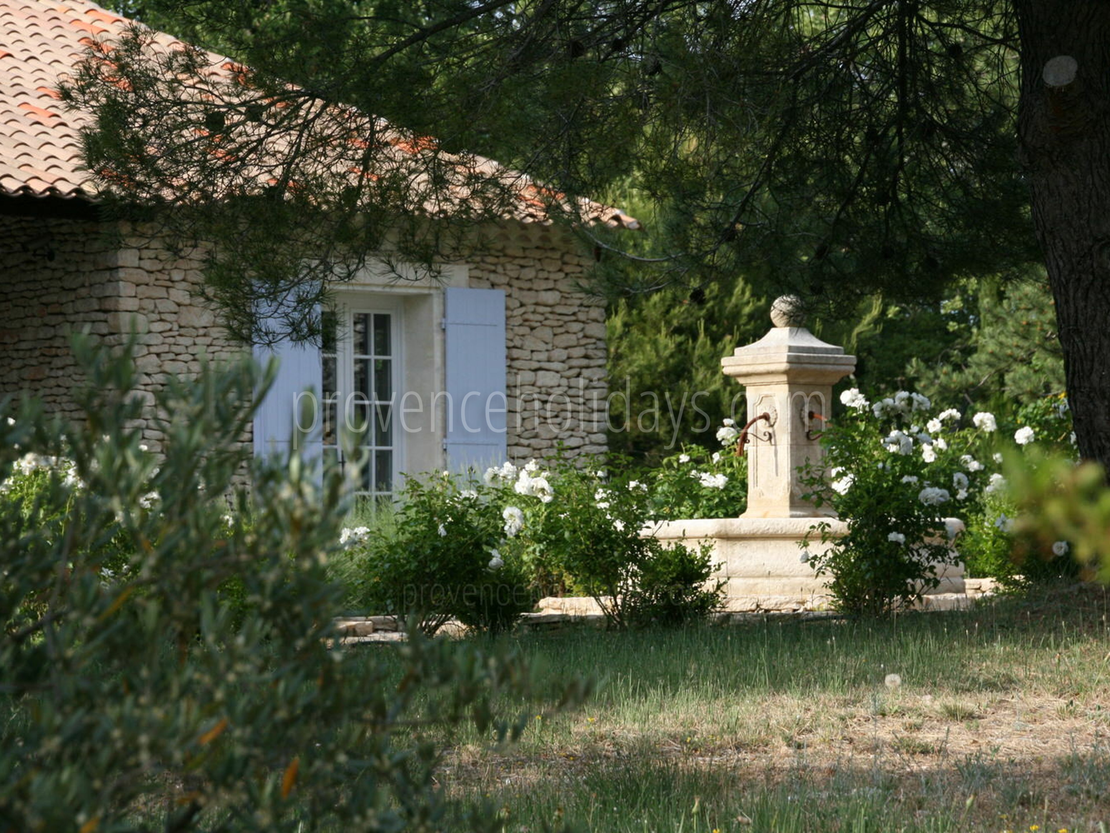 5 - Villa Lacoste: Villa: Exterior