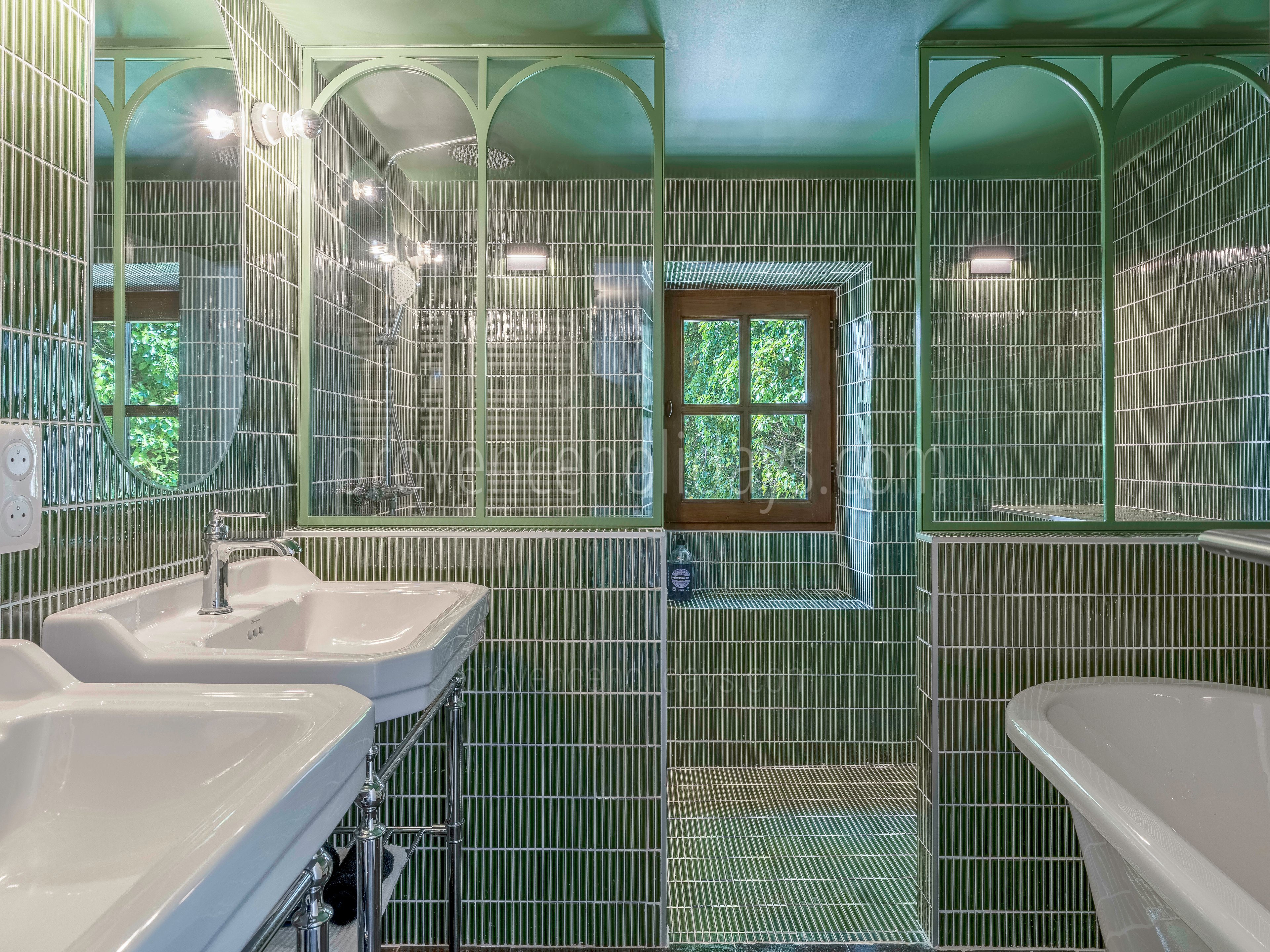 32 - Le Moulin de Gordes: Villa: Bathroom