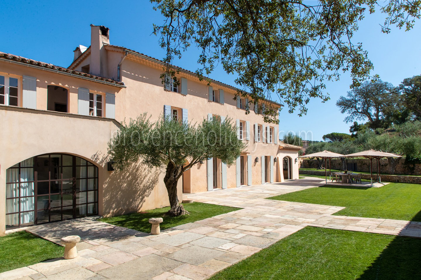 2 - Bastide Queen: Villa: Exterior