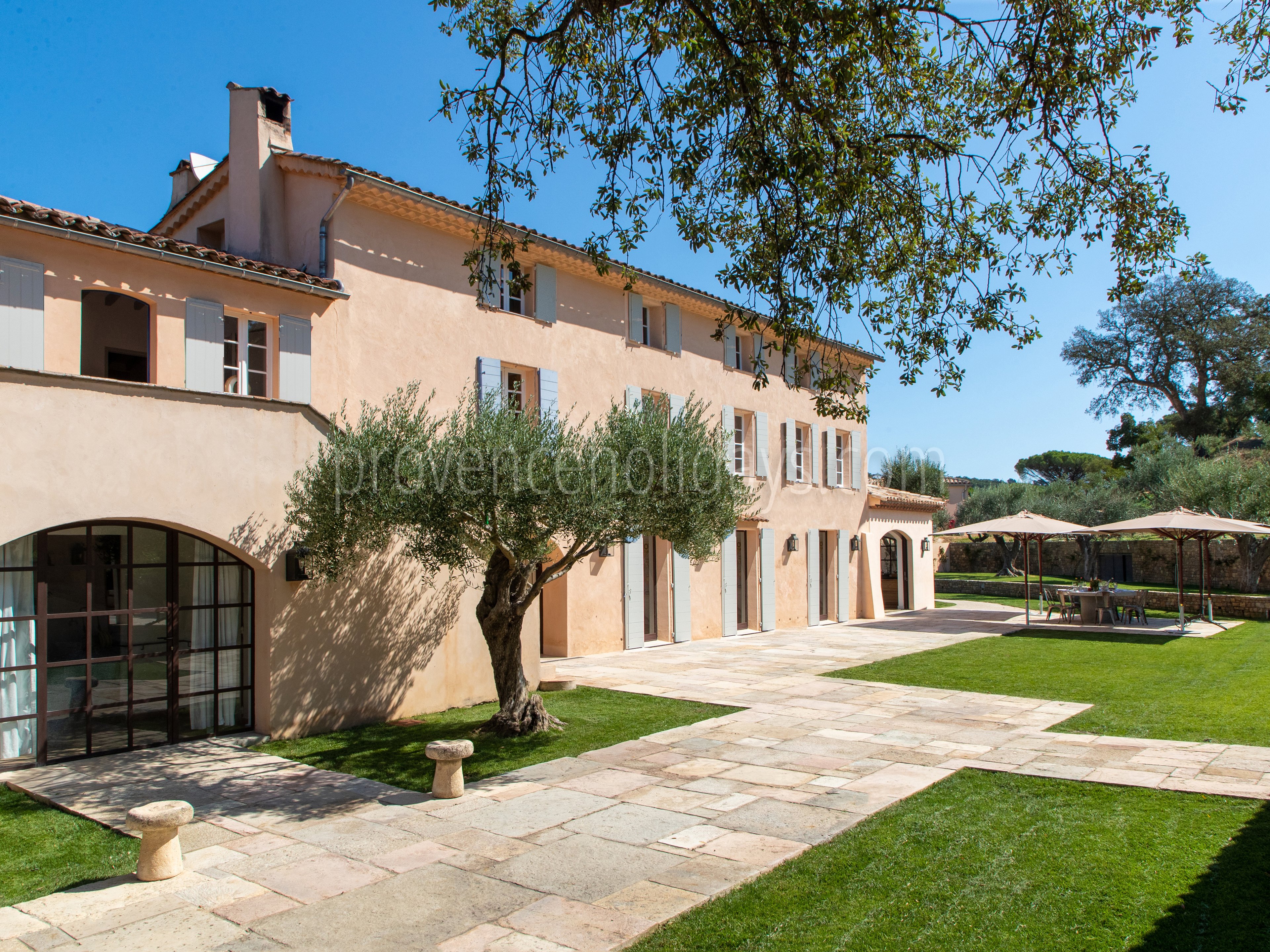 2 - Bastide Queen: Villa: Exterior