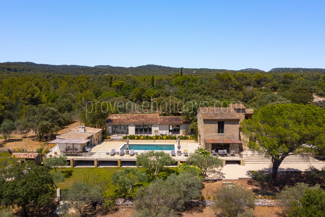 41 - Escapade en Luberon: Villa: Exterior