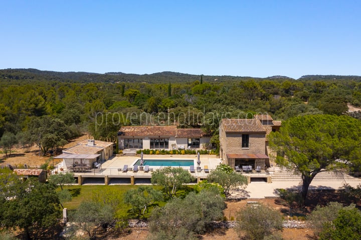 41 - Escapade en Luberon: Villa: Exterior