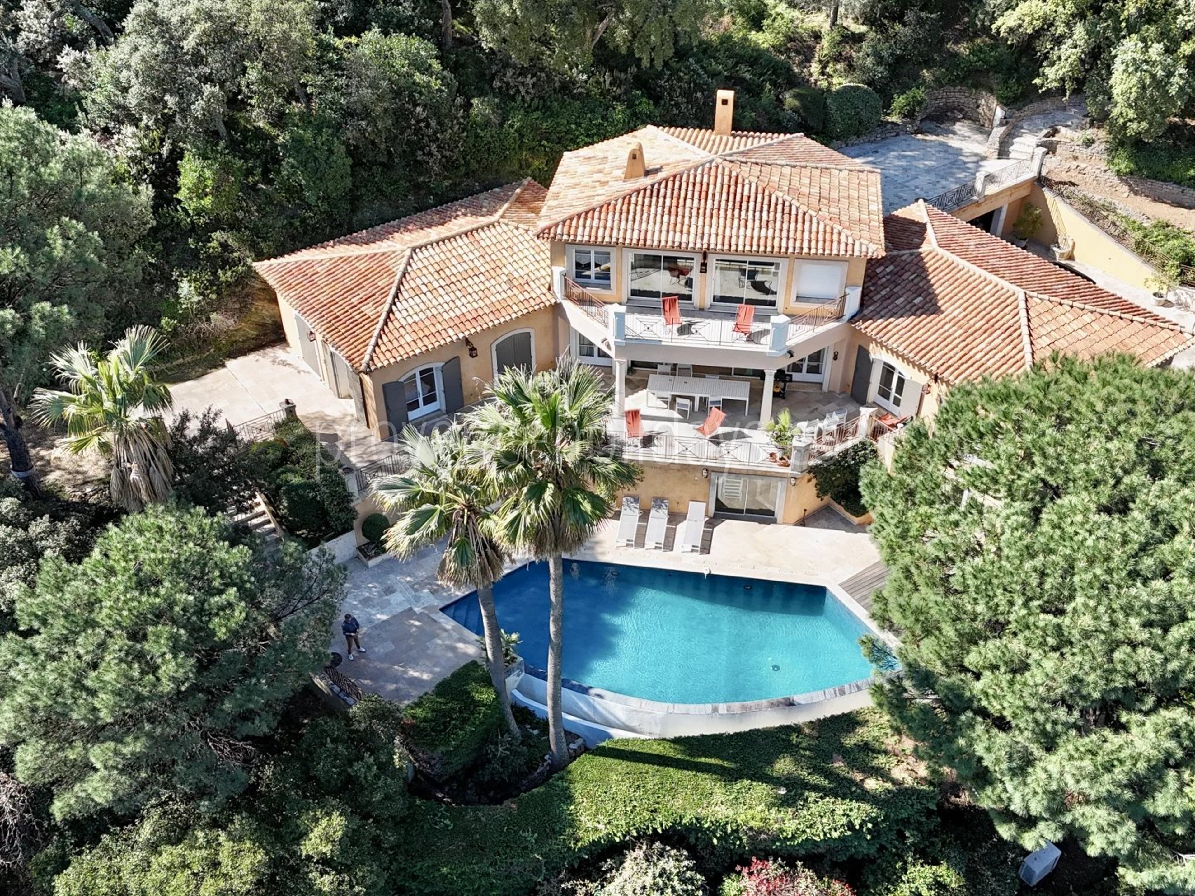 3 - Villa mit Kamin in Cavalaire-sur-Mer: Villa: Pool