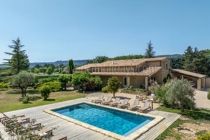 Maison d’exception dans le Luberon, alliant confort moderne et ambiance relaxante