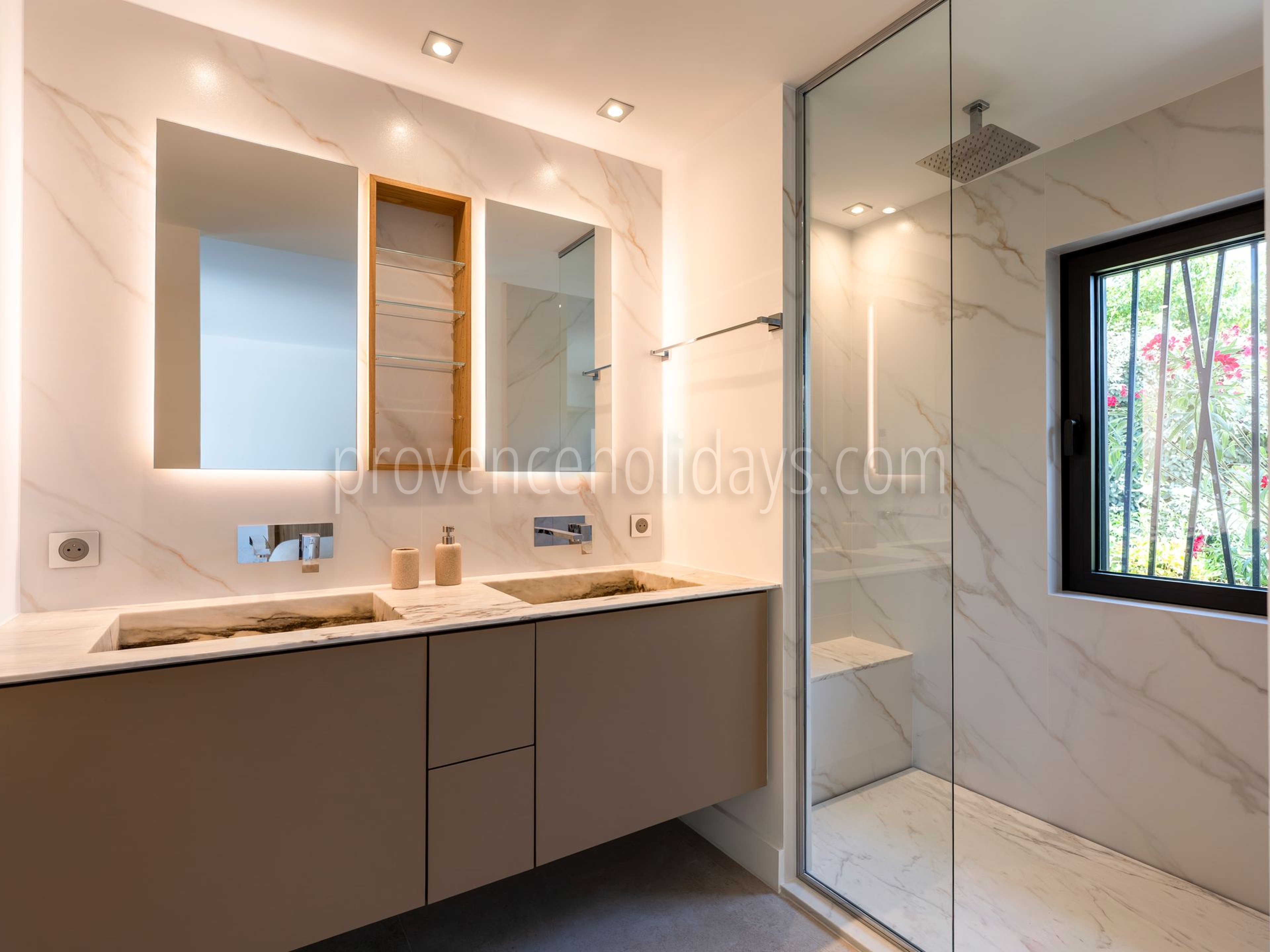 9 - Villa Coco: Villa: Bathroom