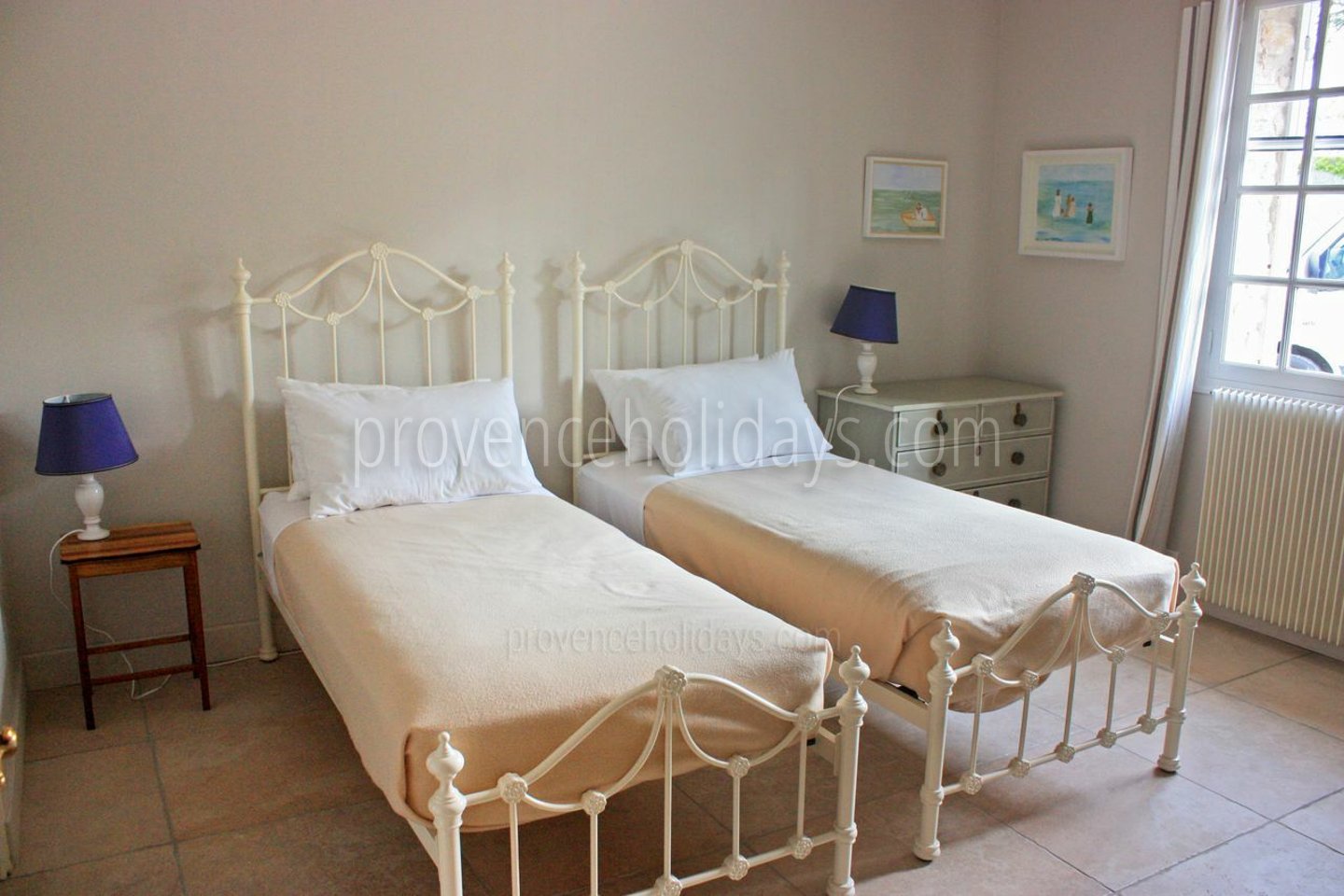 16 - Mas Blauvac: Villa: Interior