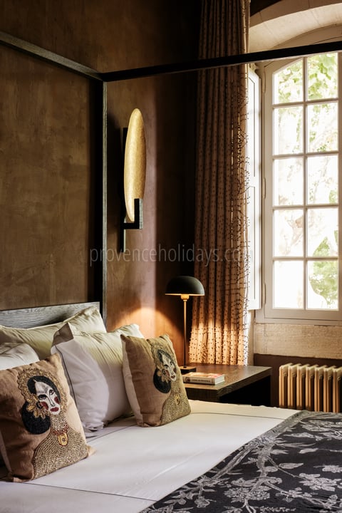 25 - Mas de Maussane: Villa: Bedroom